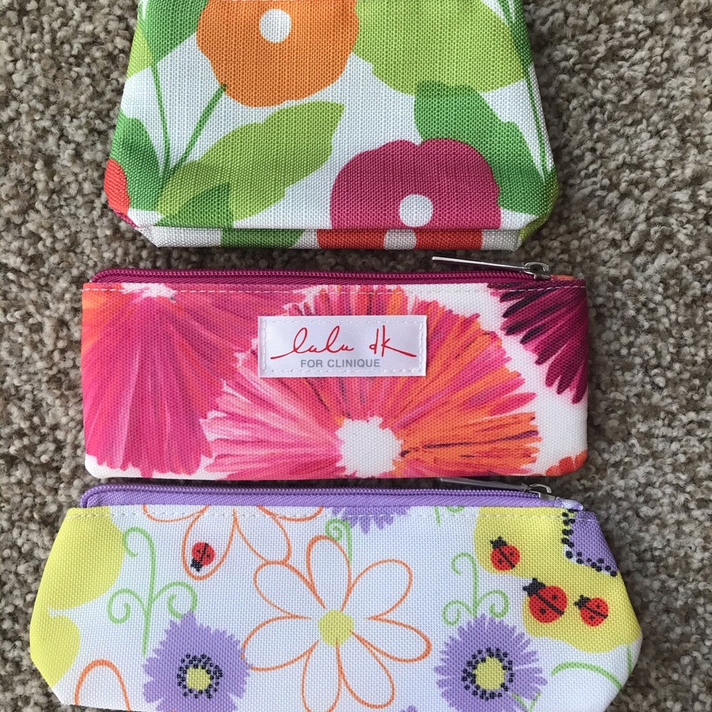 New Clinique Small Makeup bags - Picture 2 of 3
